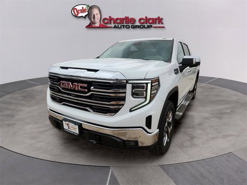 New 2025 GMC Sierra 1500 SLT image 1