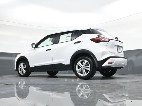 Certified 2025 Nissan Kicks Play S FWD image 35