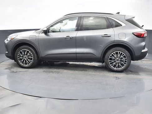 New 2025 Ford Escape SE image 3