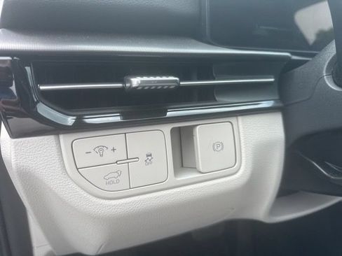 Certified 2026 Kia Sportage EX FWD image 6