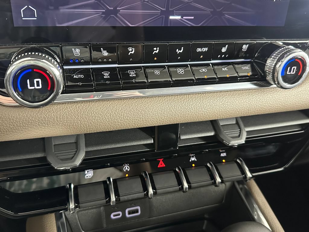 Used 2026 GMC Canyon Denali AWD/4WD image 19