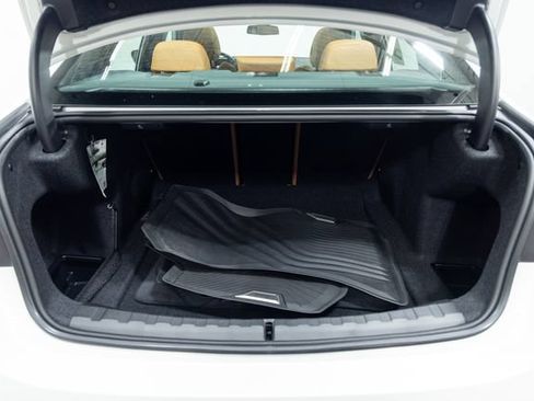 Used 2024 BMW 330i xDrive Sedan w/ Premium Package AWD/4WD image 9