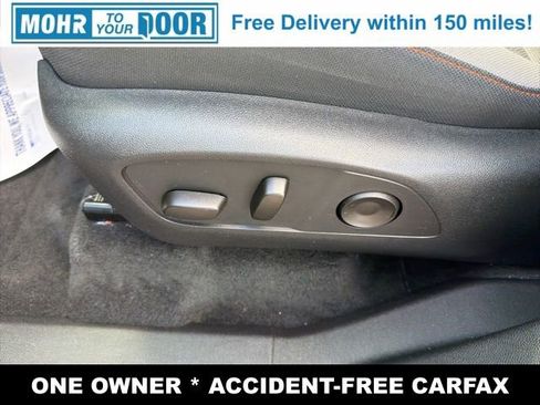 Used 2025 Chevrolet Traverse LT image 13