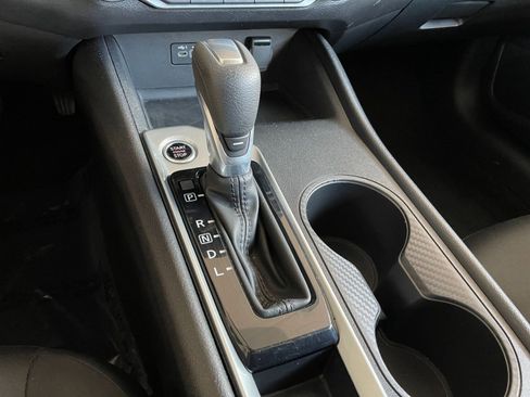 Used 2025 Nissan Altima 2.5 SV image 40