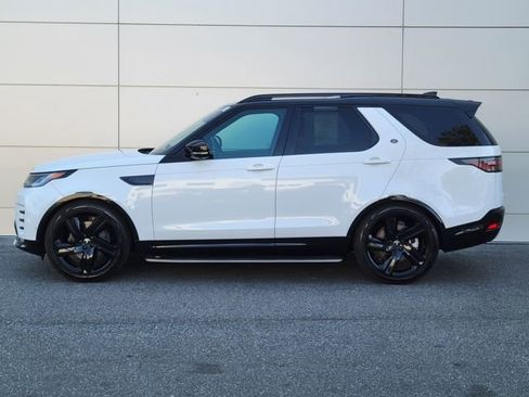 Used 2025 Land Rover Discovery Dynamic SE image 2