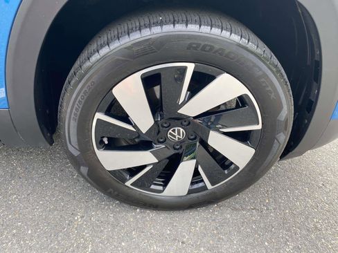 Used 2024 Volkswagen Atlas Cross Sport SEL AWD/4WD image 34