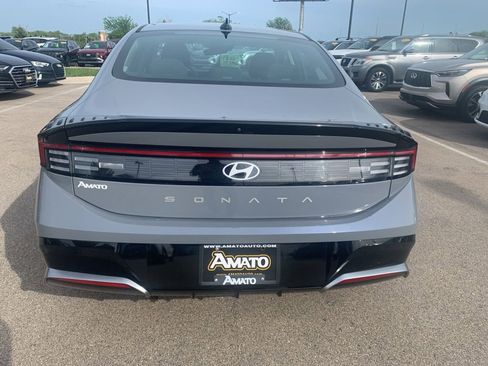 Certified 2025 Hyundai Sonata SEL FWD image 4