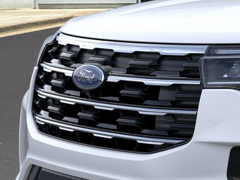New 2025 Ford Explorer Active w/ Active Comfort Package image 17