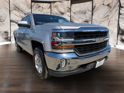 Used 2018 Chevrolet Silverado 1500 LT w/ All Star Edition image 3