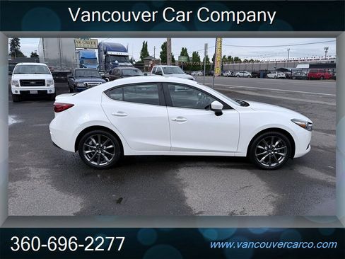 Used 2018 MAZDA MAZDA3 Touring FWD image 9