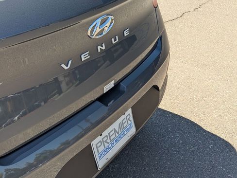 New 2025 Hyundai Venue Limited image 31