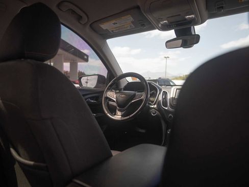 Used 2020 Chevrolet Equinox LT AWD/4WD image 12