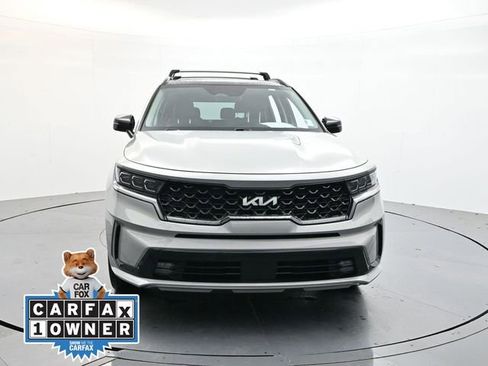 Used 2023 Kia Sorento SX image 2