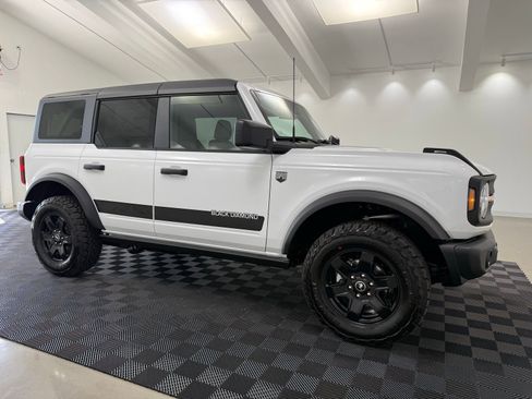 New 2025 Ford Bronco Big Bend w/ Black Diamond Package AWD/4WD image 1