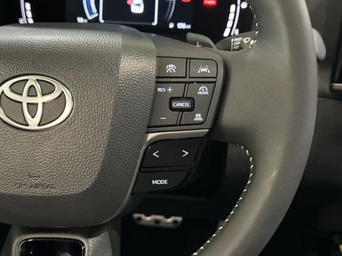 Used 2026 Toyota Camry SE image 30