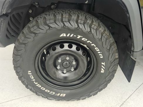 Used 2024 INEOS Grenadier AWD/4WD image 28
