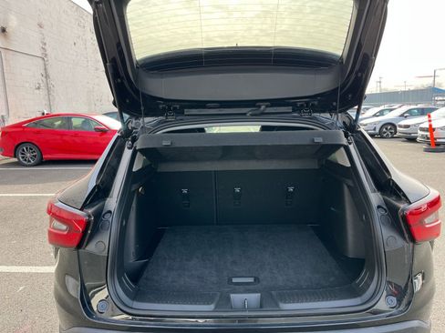 Used 2025 Chevrolet Trax LT image 30