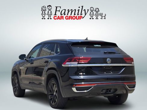 Used 2023 Volkswagen Atlas Cross Sport SE w/ Black Wheel Package FWD image 3