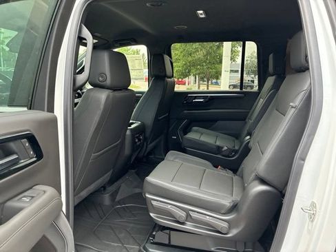 New 2026 Chevrolet Suburban LT w/ Comfort Package AWD/4WD image 8