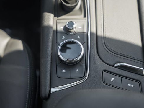 Used 2025 Cadillac XT5 Premium Luxury image 25