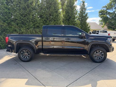 Used 2024 GMC Sierra 1500 AT4X AWD/4WD image 32