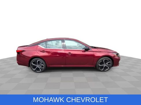 Used 2024 Nissan Altima 2.5 SR AWD/4WD image 9