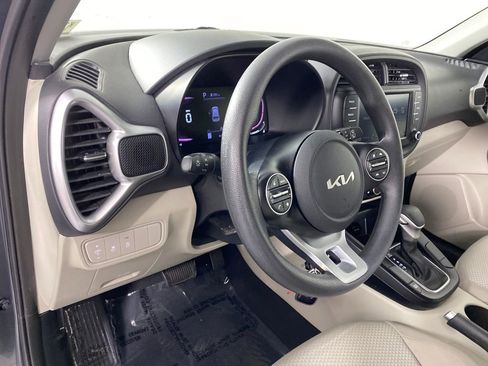 Certified 2024 Kia Soul LX image 9