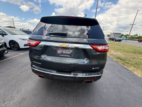 Used 2018 Chevrolet Traverse Premier w/ Driver Confidence II Package FWD image 4