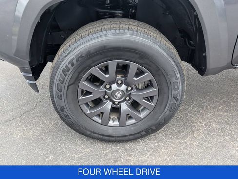Used 2023 Toyota Tacoma SR5 AWD/4WD image 10