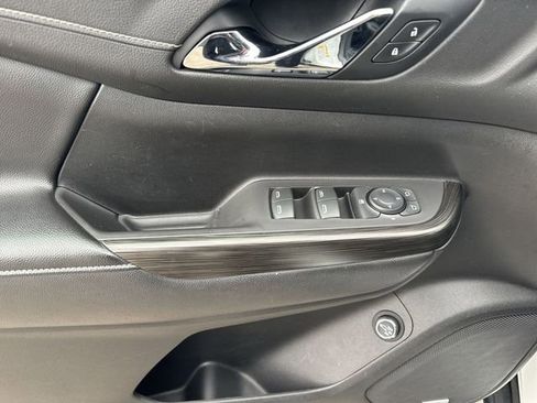 Used 2019 GMC Acadia SLT image 23