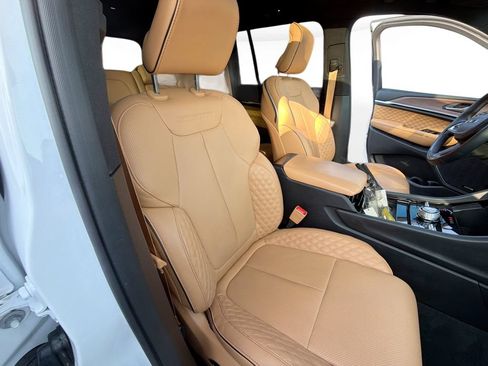 Certified 2024 Jeep Grand Cherokee Summit w/ Adv Protech Group IV AWD/4WD image 28