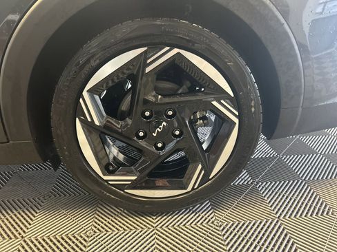 Used 2025 Kia K4 EX image 9