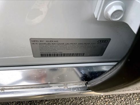 Used 2015 Audi A8 L 4.0T w/ Premium Package image 33