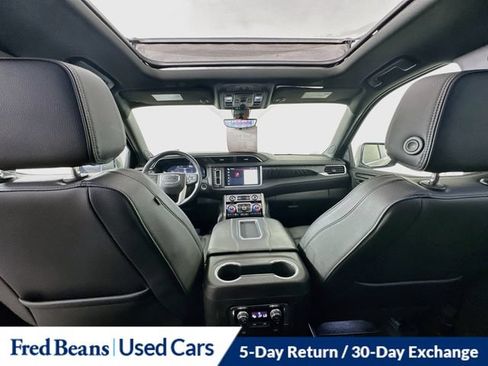Used 2022 GMC Yukon XL Denali w/ Advanced Technology Package AWD/4WD image 34