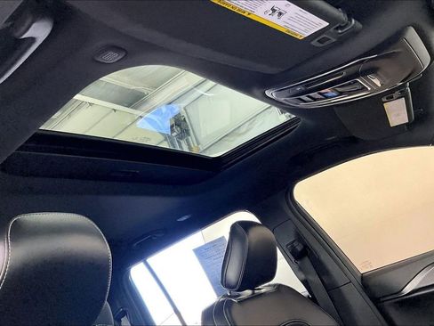 Used 2023 Jeep Grand Cherokee L Laredo image 23