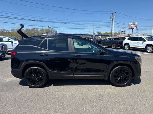 Used 2022 GMC Terrain SLE w/ Driver Convenience Package AWD/4WD image 6