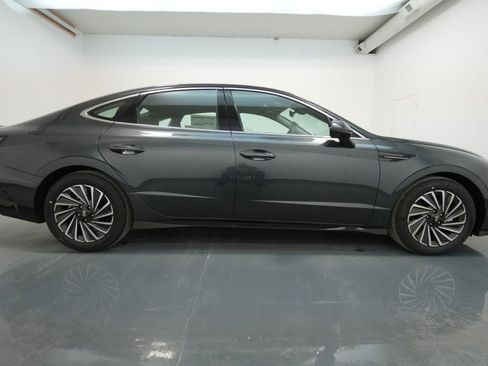 New 2025 Hyundai Sonata Limited image 10