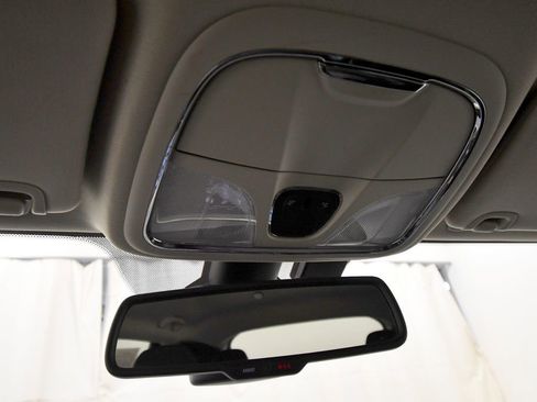 Used 2014 Jeep Cherokee Latitude w/ Comfort/Convenience Group image 19