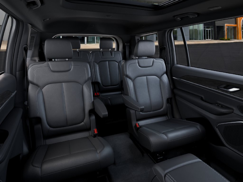 New 2026 Jeep Grand Cherokee L Limited w/ Limited Altitude Package AWD/4WD image 16
