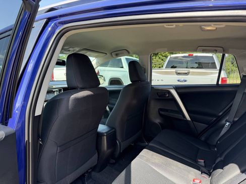 Used 2014 Toyota RAV4 LE FWD image 12