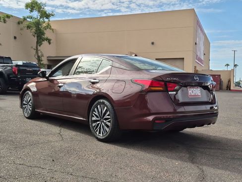 Used 2024 Nissan Altima 2.5 SV FWD image 8