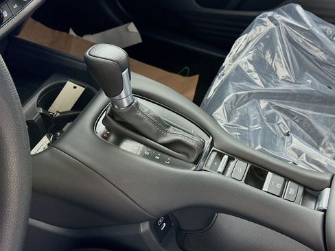 New 2026 Honda HR-V LX image 6