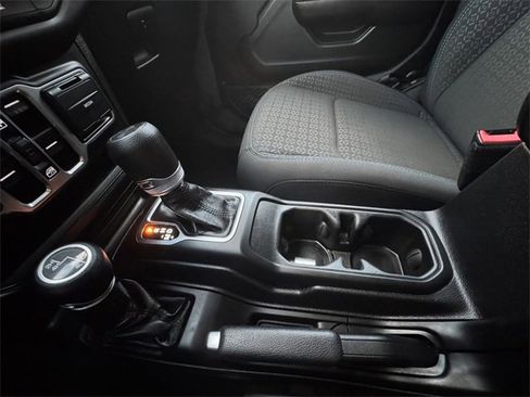 Used 2021 Jeep Wrangler Unlimited Islander image 30