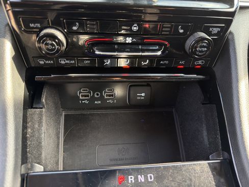 Used 2022 Jeep Grand Cherokee L Laredo w/ Luxury Tech Group I AWD/4WD image 24