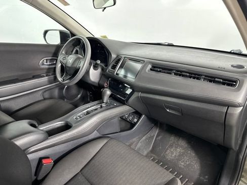 Used 2018 Honda HR-V EX image 25