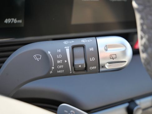 Certified 2025 Hyundai Ioniq 5 SEL image 34