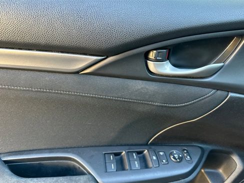 Used 2018 Honda Civic EX image 11