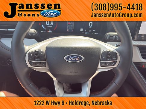 Used 2025 Ford Explorer Active w/ Active Comfort Package image 16