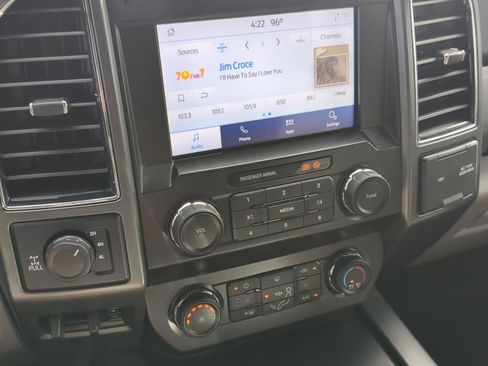 Used 2022 Ford F250 XLT w/ XLT Premium Package AWD/4WD image 18
