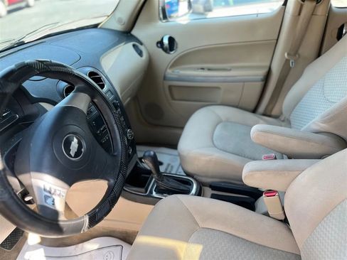 Used 2010 Chevrolet HHR LS image 10